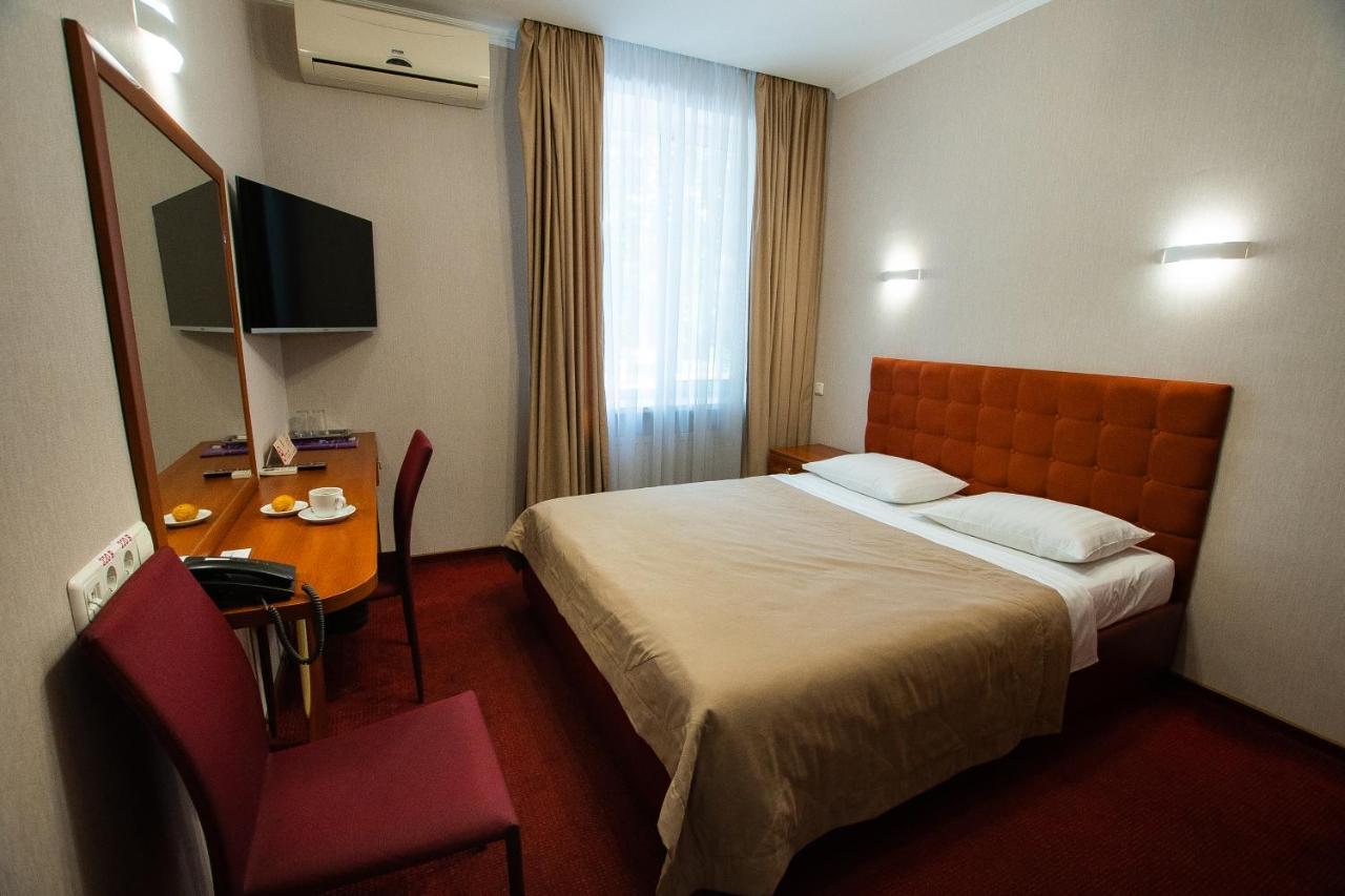Grand Christer Hotel Kiew Exterior foto