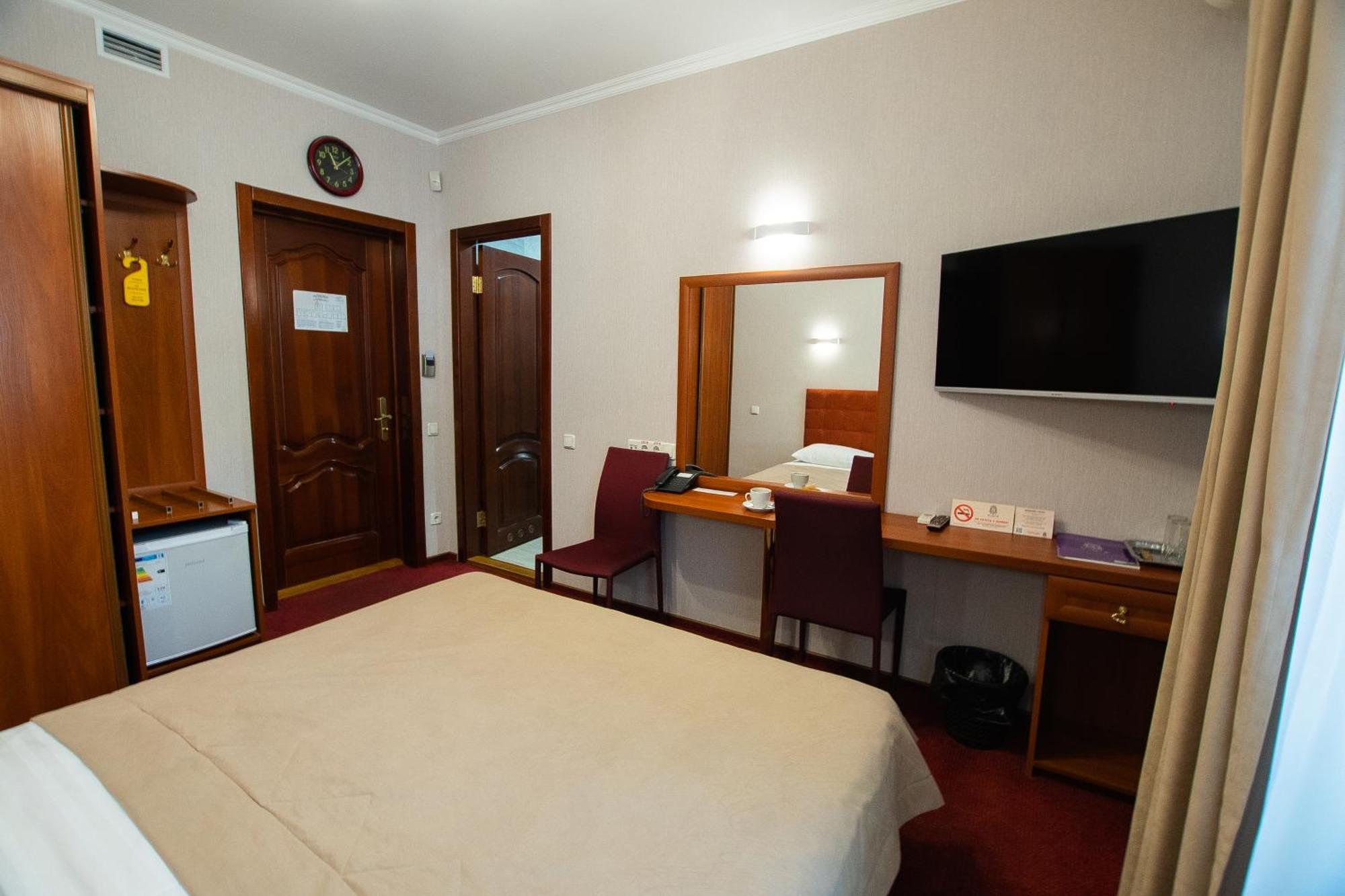 Grand Christer Hotel Kiew Zimmer foto